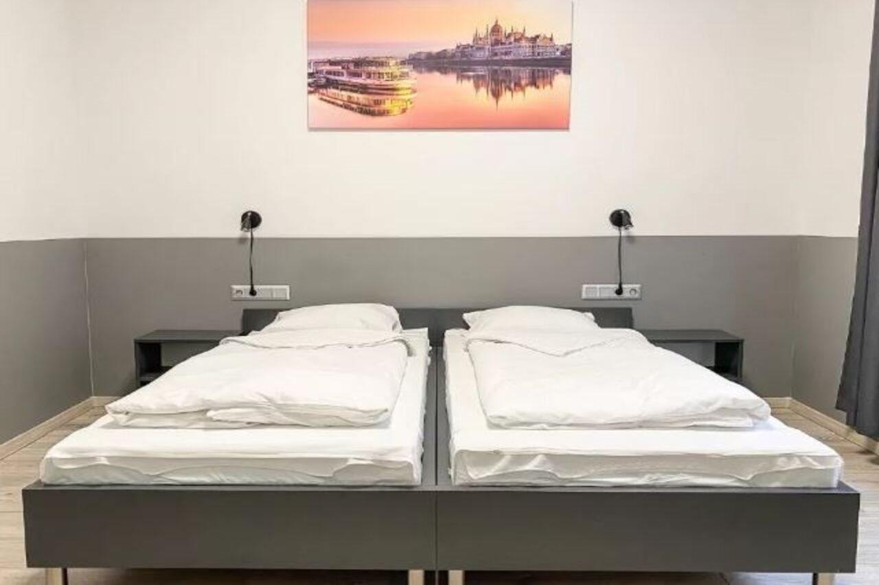 Dominik Panzio Bed & Breakfast Будапеща Екстериор снимка